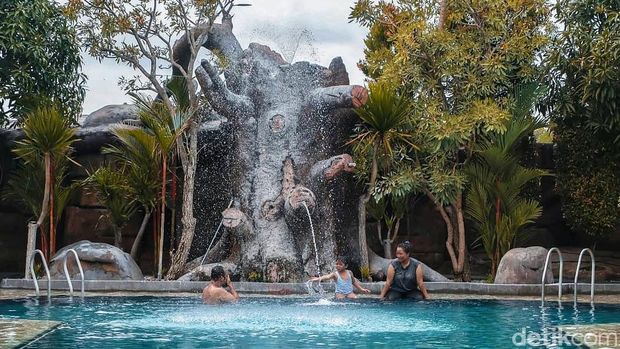 Wisata Taman Hud-hud Karawang