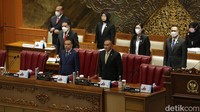 Dasco menyebutkan rapat paripurna ini dihadiri sekitar 350 dari 575 anggota Dewan. Tercatat, sebanyak 84 anggota hadir secara fisik dan 224 anggota secara virtual serta izin sebanyak 88 anggota.