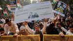 Aksi Demo Warga India yang Ngamuk Soal Skandal Orang Terkaya Asia