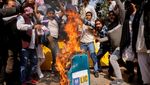Aksi Demo Warga India yang Ngamuk Soal Skandal Orang Terkaya Asia