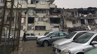 Ini potret apartemen yang ditempati pelajar Indonesia di Kota Kahramanmaraş, Turki. Tampak apartemen ini ambruk. (Foto: Hammam Ishthifaulloh, Ketua Perhimpunan Pelajar Indonesia (PPI) Kahramanmaraş)