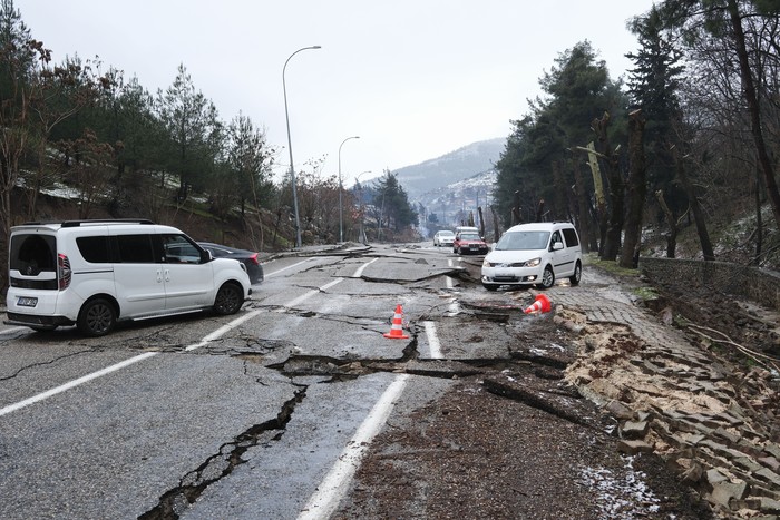 GAZIANTEP, TURKIYE - FEBRUARY 06: Damage occurred on the roads in Fevzipasa town of Gazianteps Islahiye district due to earthquakes of magnitude 7.7 and 7.6 affecting 10 provinces centered in Turkiyes Kahramanmaras, on February 06, 2023 in Gaziantep, Turkiye. Early Monday morning, a strong 7.7 earthquake, centered in the Pazarcik district, jolted Kahramanmaras and strongly shook several provinces, including Gaziantep, Sanliurfa, Diyarbakir, Adana, Adiyaman, Malatya, Osmaniye, Hatay, and Kilis. Later, at 13.24 p.m. (1024GMT), a 7.6 magnitude quake centered in Kahramanmaras Elbistan district struck the region. Turkiye declared 7 days of national mourning after deadly earthquakes in southern provinces. (Photo by Emin Sansar/Anadolu Agency via Getty Images)