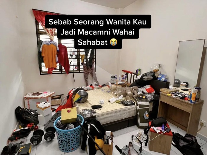 Beredar video viral seorang pria yang mengunggah kondisi kamar sahabatnya yang ditinggal pacarnya yang sudah meninggal dunia. Beredar video viral seorang pria yang mengunggah kondisi kamar sahabatnya yang ditinggal pacarnya yang sudah meninggal dunia.