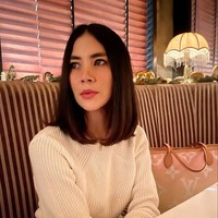 Memiliki paras cantik dan gaya yang stylish, tak heran jika penampilan Dee sering dibanjiri beragam pujian. Tak kalah menawan dari Tyo Nugros bukan? Foto: Instagram/@deeadnan