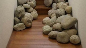 Tangga bernuansa alam. Foto: Reddit via Boredpanda
