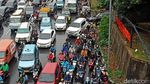 Potret Macet Parah di Jl TB Simatupang Usai Tergenang