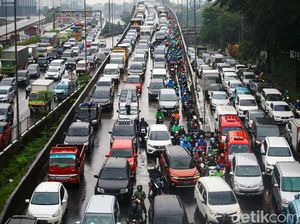 Penampakan Kemacetan di Jalan TB Simatupang Jaksel