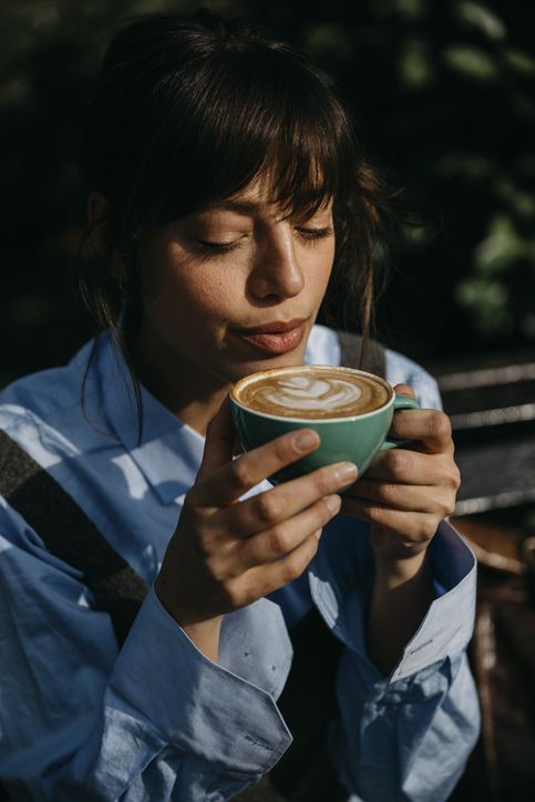 Hati-hati! Minum Kopi Terlalu Panas Bisa Picu Kanker Kerongkongan