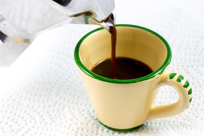 Hati-hati! Minum Kopi Terlalu Panas Bisa Picu Kanker Kerongkongan