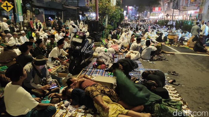 Jemaah Nahdliyin di Jalan Pahlawan Sidoarjo 1 abad NU