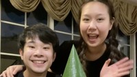 Tak lupa, tumpeng yang memeriahkan ulang tahun gamer tersebut. Tumpengnya berisi aneka lauk lho.