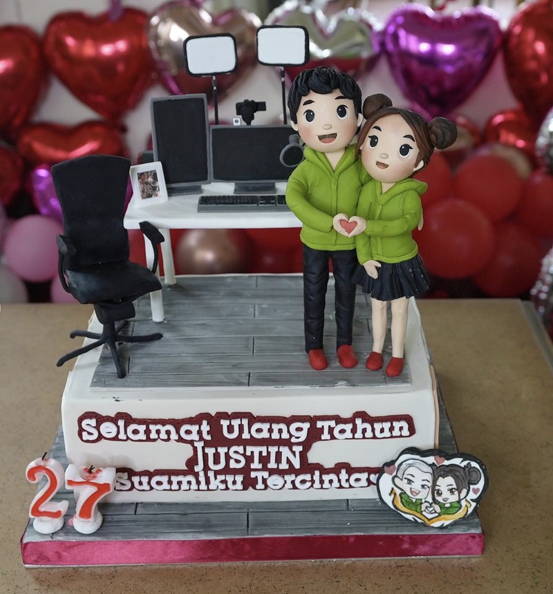 Jess No Limit Ultah, Sisca Kohl Rayakan dengan Kue dan Makanan Mewah