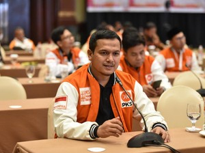 PKS Minta DPR Cermati Putusan MK Terkait Ijazah Gibran