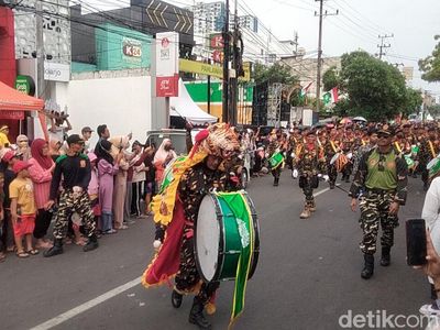 Meriahnya Karnaval Nusantara 1 Abad NU: Ada Drum Band hingga Ondel-ondel