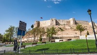 Sejarahnya, Kastil Gaziantep dibangun oleh orang Romawi pada abad ke-2 dan ke-3, kemudian diperkuat dan diperluas oleh kaisar Bizantium Justinian I pada abad ke-6. Perubahan juga dilakukan pada masa Pemerintahan Ayyubiyah di abad ke-12 dan ke-13, serta Kekaisaran Ottoman, dan memainkan peran penting selama perang kemerdekaan Turki di awal abad ke-20.