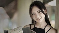 Tapi, Kathleen Carolyne baru bisa merealisasikan keinginan jadi artis saat SMA. (Foto: dok Instagram)