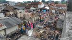 Potret Ganasnya Api Membakar 25 Rumah di Bandung