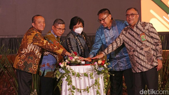 Kementerian Lingkungan Hidup dan Kehutanan (LHK) meluncurkan sistem informasi dokumen lingkungan hidup, Amdalnet. Layanan ini mempercepat persetujuan lingkungan di RI.