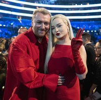 Di ajang yang memasuki tahun ke-65 ini, Kim Petras dan Sam Smith yang kompak berbalut busana serba merah juga menjadi salah satu pengisi acara. Melantunkan Unholy, aksi panggung mereka diperkenalkan oleh Madonna. (Foto: John Shearer/Getty Images for The Recording Academy)