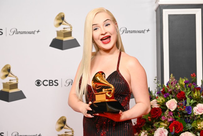 Selain Beyonce, Kim Petras ikut mencetak rekor di Grammy Awards 2023, Minggu (5/2/2023). Ia menjadi transgender pertama yang menang dalam sejarah penghargaan bergengsi bagi insan musik dunia itu. (Foto: Michael Buckner/Variety via Getty Images)