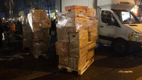 Anggota komunitas Turki di Berlin mengumpulkan berton-ton pasokan bantuan dalam beberapa jam.  