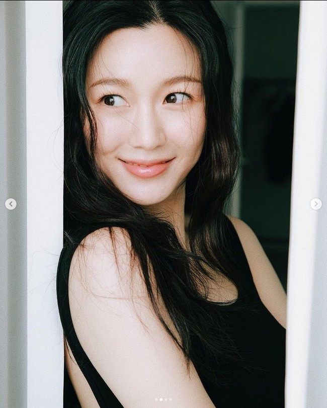 Unggahan Instagram Lee Da In sontak dibanjiri ucapan selamat dari penggemar. Menyusul kabar pernikahan yang diumumkan Lee Seung Gi. Foto: dok. Instagram @xx__dain