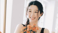 7 Foto Lee Da In, Calon Istri Lee Seung Gi yang Disorot Pakai Baju Seksi