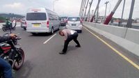 4 Kendaraan Kecelakaan Di Flyover Bandung, 2 Orang Terluka!