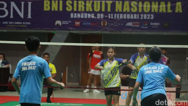 Mellynda Dwi Octavya, pebulutangkis kidal di BNI Sirnas 2023.