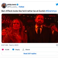 Ben Affleck sepertinya lebih ingin pergi ke Dunkin, tulis seorang netizen merujuk pada waralaba donat favorit pemeran Batman tersebut. (Foto: Twitter)