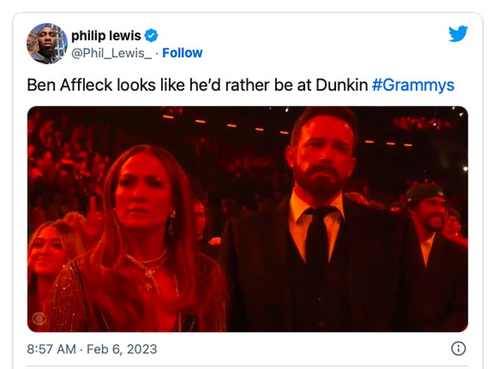 Jennifer Lopez dan Ben Affleck di Grammy Awards 2023 LOS ANGELES, CALIFORNIA - FEBRUARY 05: (L-R) Jennifer Lopez and Ben Affleck attend the 65th GRAMMY Awards at Crypto.com Arena on February 05, 2023 in Los Angeles, California. (Photo by Kevin Mazur/Getty Images for The Recording Academy)