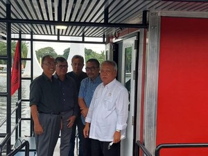 Menteri PUPR Tinjau Kapal RS Terapung PDIP