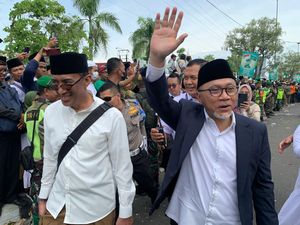 Momen Mendag Zulhas Hadiri Resepsi Satu Abad NU