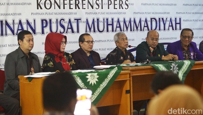 Muhammadiyah cs Kritisi RUU Kesehatan Muhammadiyah bersama organisasi lainnya mengkritisi Rancangan Undang-undang (RUU) Kesehatan.