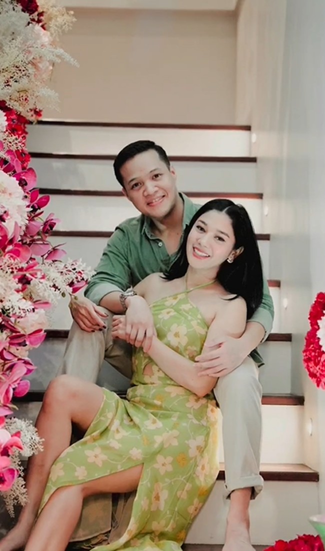 Naysila Mirdad dan Arfito Hutagalung sering terlihat menghabiskan waktu bersama. Termasuk saat berlibur, merayakan ulang tahun, kumpul dengan teman-teman, hingga sekedar menghabiskan waktu berdua. Foto: Instagram @naymirdad