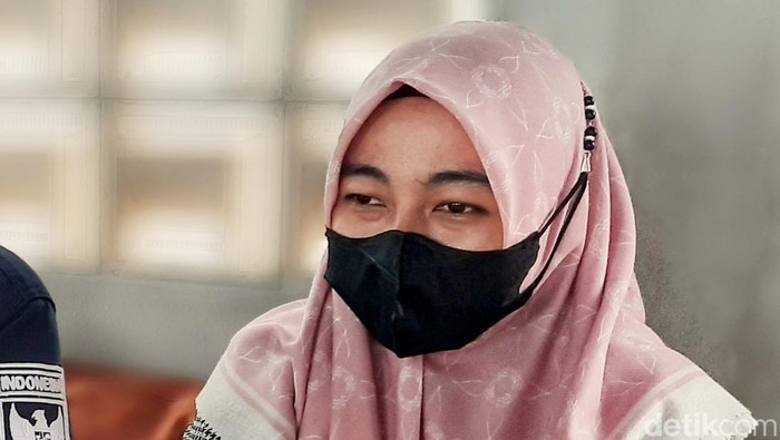 Noviandari Safira, anak yang gugat ayah