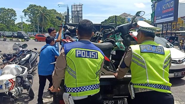 Operasi Keselamatan di Makassar.