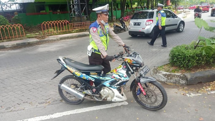 Operasi Keselamatan di Makassar.