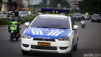 Pengendara yang melanggar lalu lintas seperti tidak menggunakan helm, melawan arah dan potensi gangguan yang menyebabkan kemacetan, serta pelanggaran dan laka lantas baik di jalan tol maupun di non-jalan tol akan menjadi incaran selama Operasi Keselamatan 2023 ini.