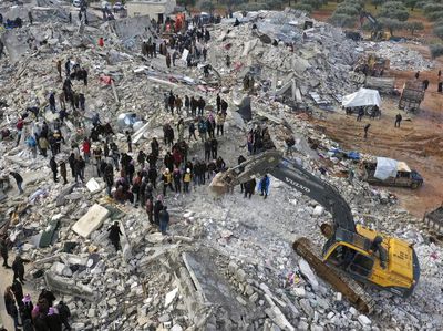 Pantauan Udara Pencarian Korban Gempa di Suriah