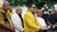 Sebelumnya, DPP Golkar juga telah kedatangan elite NasDem pada Rabu (1/2/2023) lalu.