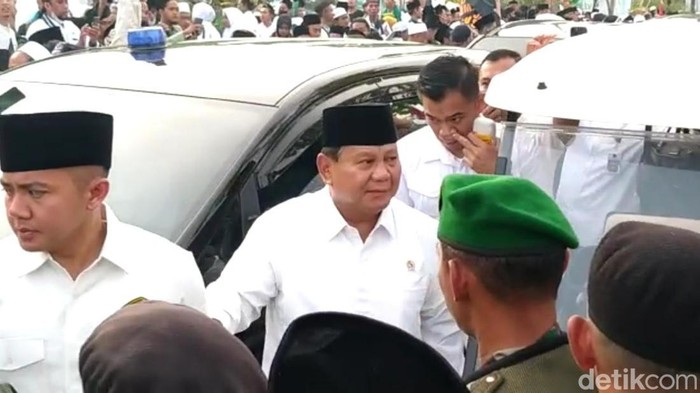 prabowo subianto di puncak harlah 1 abad NU