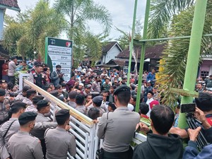 Korban Permintaan Foto Bugil oleh Kades Ungga Akan Lapor Polisi