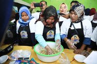 Relawan Sandiaga Gelar Pelatihan Dimsum Untuk Masyarakat Di Sumedang