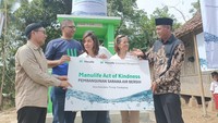 Melalui program ini masyarakat desa Kadubera akan mendapatkan akses air bersih lebih mudah dan sanitasi yang layak sehingga dapat meningkatkan kualitas hidup mereka. Peresmian ini dilakukan oleh Afifa, CEO & Presiden Direktur MAMI, Aman Kapoor, Chief Marketing Officer Manulife Indonesia, aparatur Desa Kadubera serta disaksikan oleh Amy Gochuico, Chief Bancassurance Officer Manulife Indonesia dan Kandil Dermawan, Head of HR MAMI.