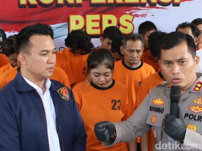 Satu dari 2 cewek perampok minimarket di Nganjuk