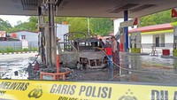 Mobil pikap dan 1 unit pompa bensin di SPBU Alang-alang Toraja Utara hangus terbakar. Foto: (Rachmat Ariadi/detikSulsel)