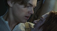 Penonton akan kembali disajikan kisah cinta antara Jack (Leonardo DiCaprio) dan Rose (Kate Winslet) yang membuat haru. Dok. 20th Century Studios