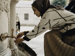 Apakah Makan Membatalkan Wudhu? Ini Hukum dan Penjelasannya