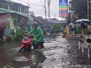 Diguyur Hujan Deras, Kawasan Klojen Kota Malang Tergenang Banjir